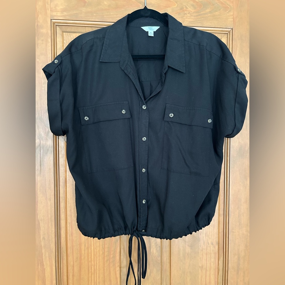 Time and Tru Black Button-Down Shirt